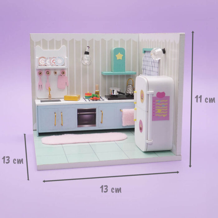 Una imagen de una de las casitas en miniatura montadas con sus dimensiones de 13x13x11 del modelo la cocina de momo
